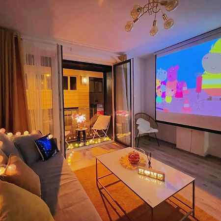 A101 - Liberty Bridge Projection Home With Free Parking Boedapest Buitenkant foto
